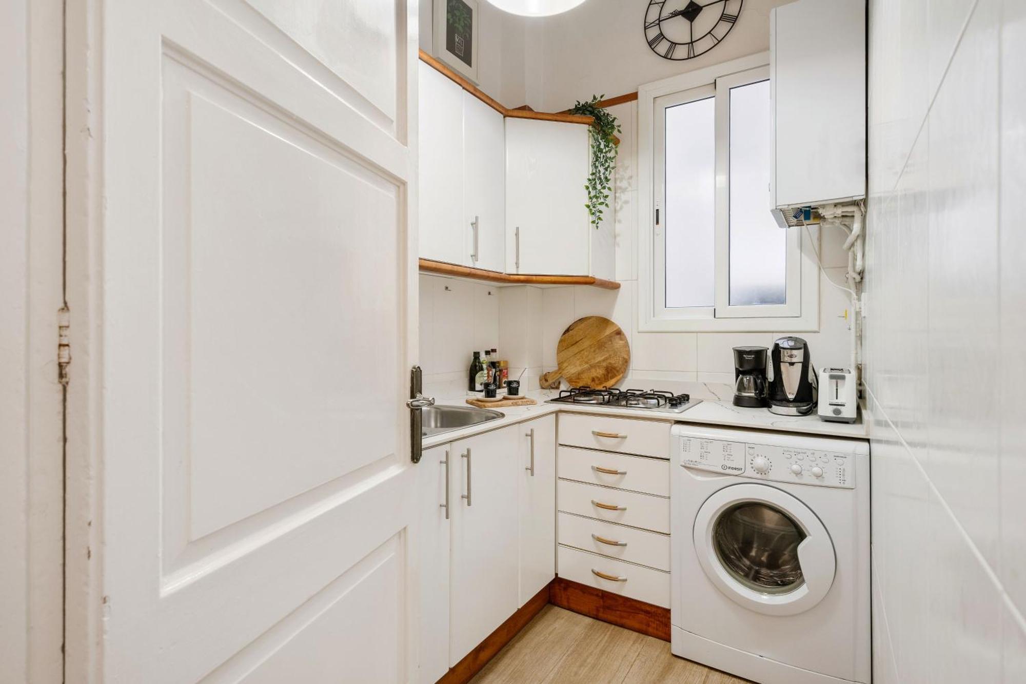 Apartamento Fridays Flats Whisper-Quiet Near Sagrada'S Heart Barcelona Exterior foto