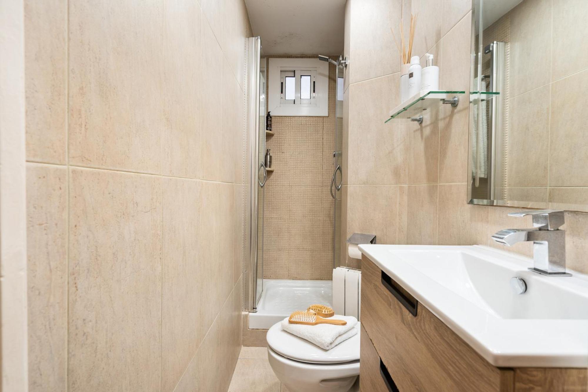 Apartamento Fridays Flats Whisper-Quiet Near Sagrada'S Heart Barcelona Exterior foto