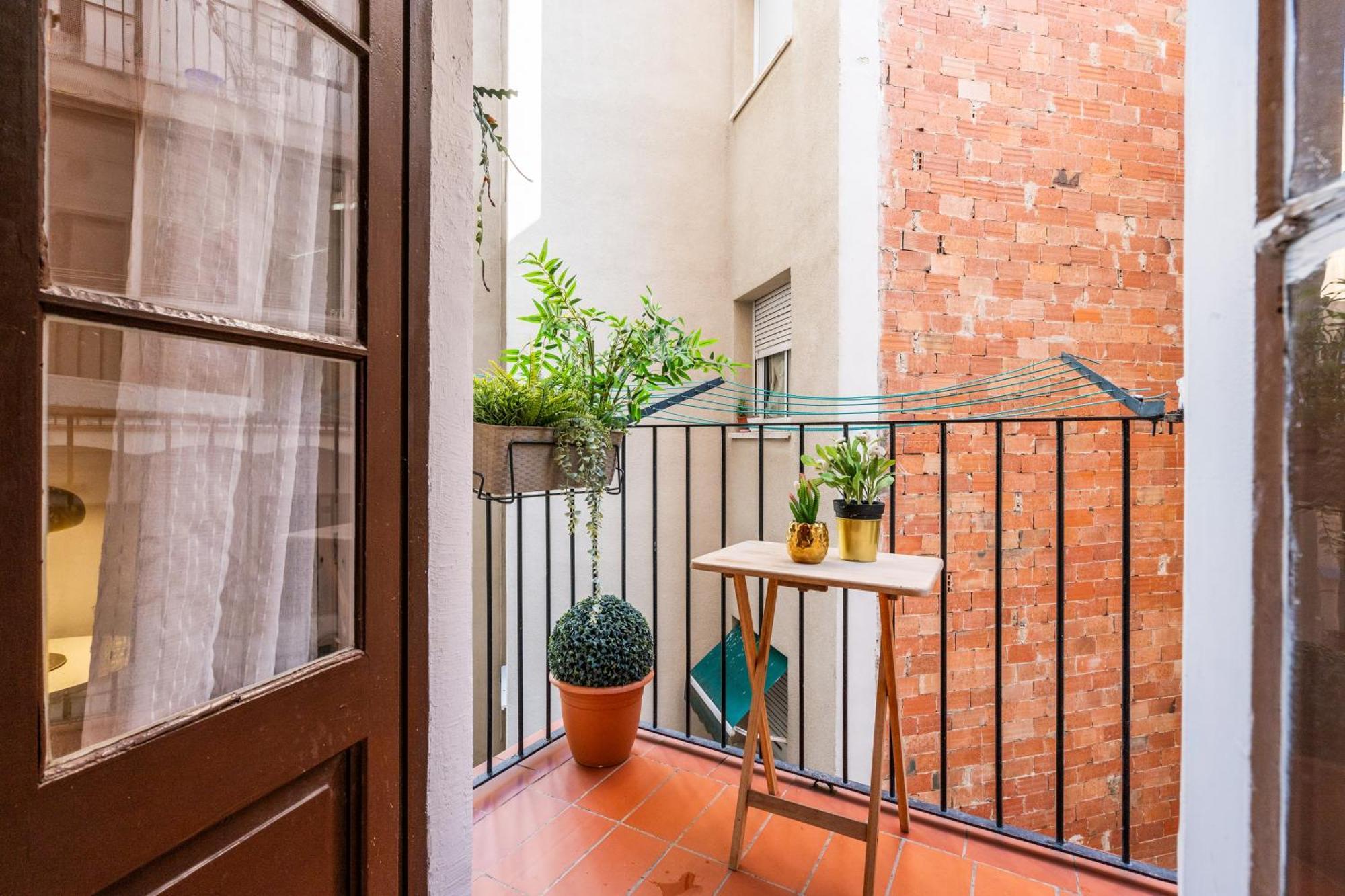 Apartamento Fridays Flats Whisper-Quiet Near Sagrada'S Heart Barcelona Exterior foto
