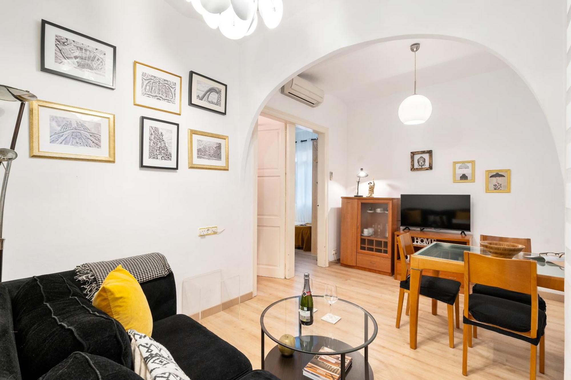 Apartamento Fridays Flats Whisper-Quiet Near Sagrada'S Heart Barcelona Exterior foto